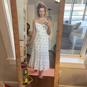 This dress !!! Feminine fitted floral prairie dress white and blue midi